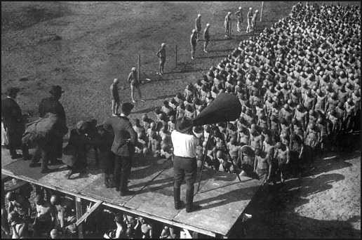 Fritz lang directing metropolis.jpg